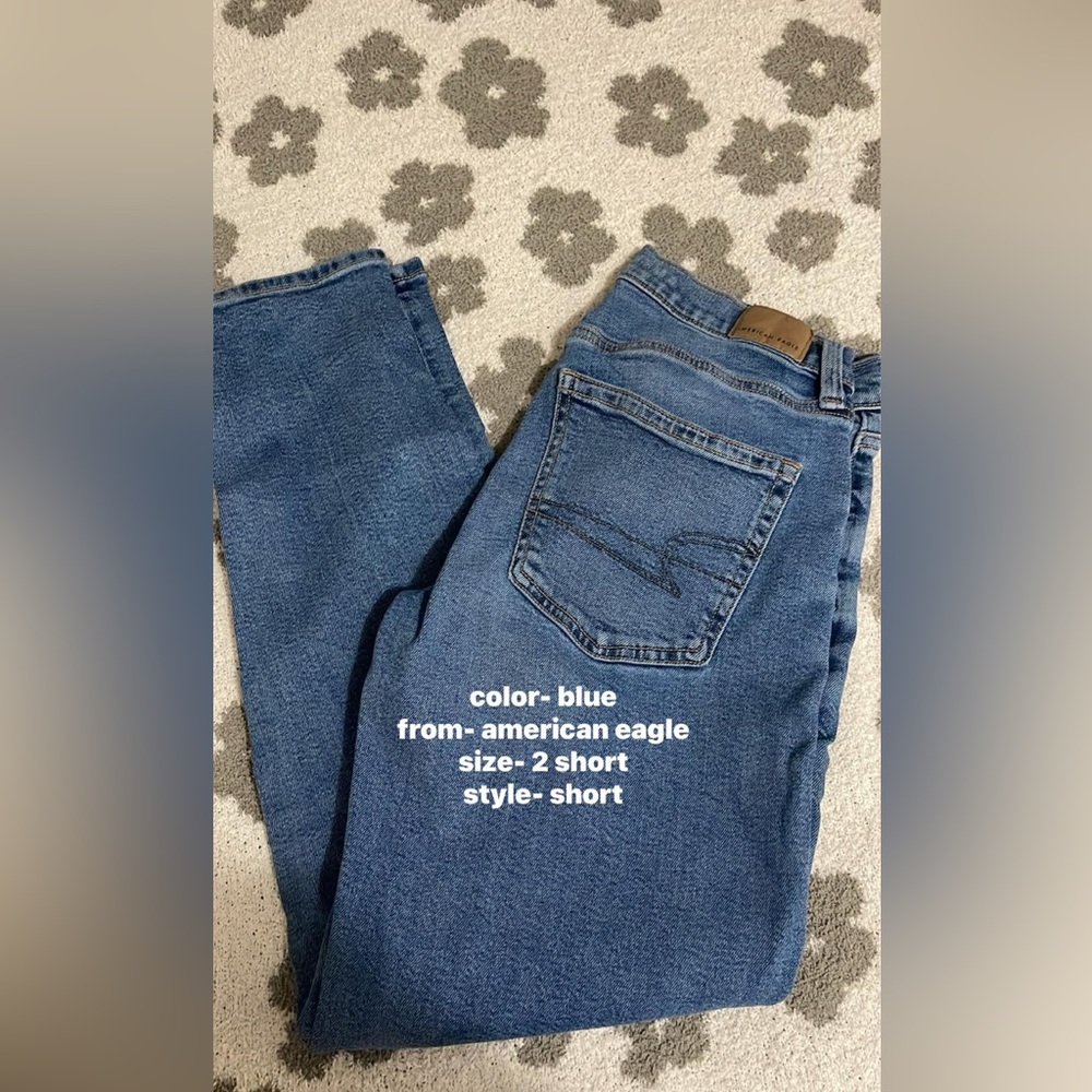 Selling these jeans for my little sister. Gently used in good condition 15$ - Picture 4 of 7